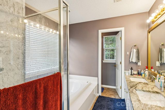 9533 Autumn Applause Drive, Charlotte, NC 28277