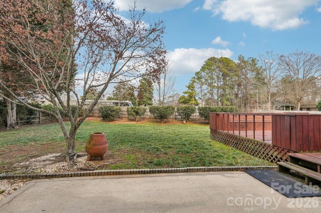 9533 Autumn Applause Drive, Charlotte, NC 28277