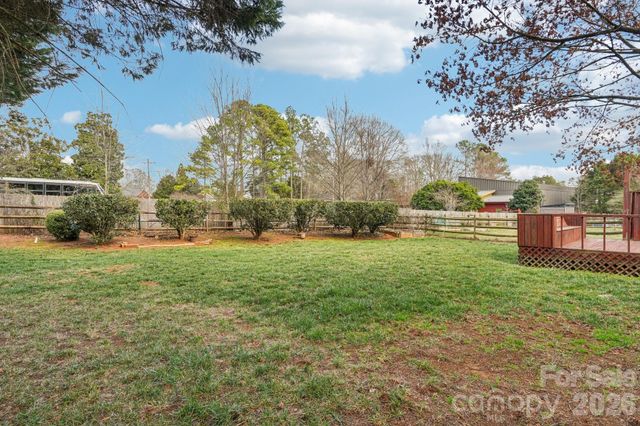 9533 Autumn Applause Drive, Charlotte, NC 28277