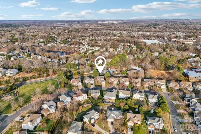 9533 Autumn Applause Drive, Charlotte, NC 28277