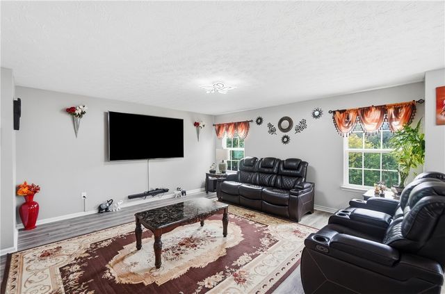 1015 Colonial Way, Huber Heights, OH 45424