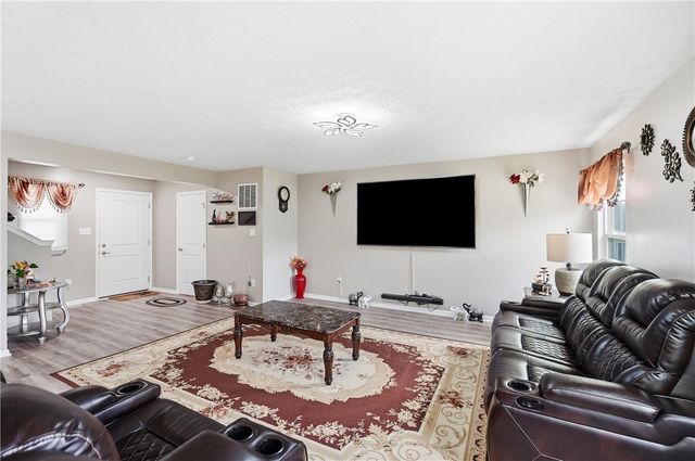 1015 Colonial Way, Huber Heights, OH 45424