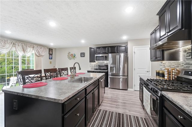 1015 Colonial Way, Huber Heights, OH 45424