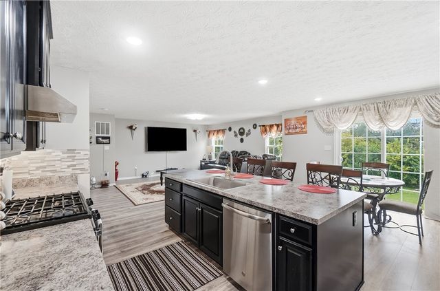 1015 Colonial Way, Huber Heights, OH 45424