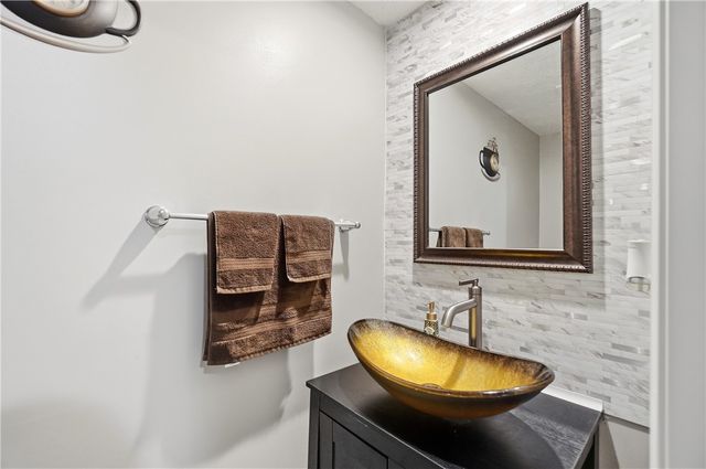 1015 Colonial Way, Huber Heights, OH 45424