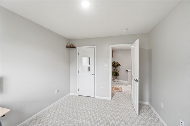 1015 Colonial Way, Huber Heights, OH 45424