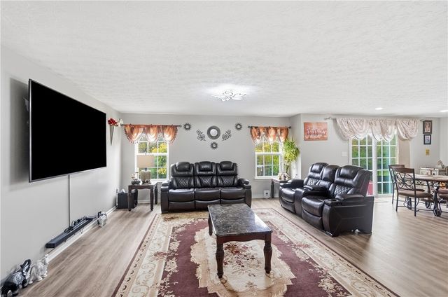 1015 Colonial Way, Huber Heights, OH 45424