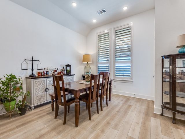 306 Hidden Creek Parkway, Van Alstyne, TX 75495