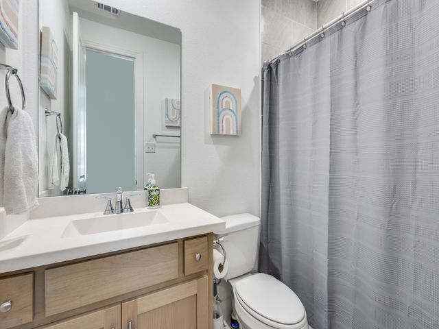 306 Hidden Creek Parkway, Van Alstyne, TX 75495