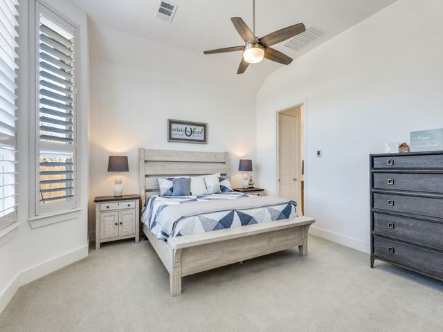 306 Hidden Creek Parkway, Van Alstyne, TX 75495