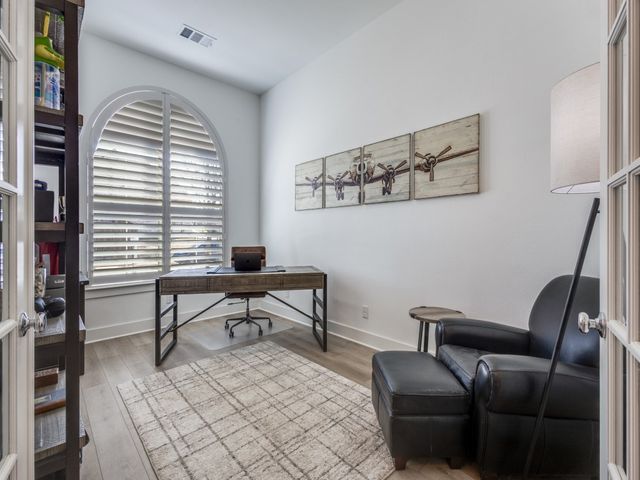 306 Hidden Creek Parkway, Van Alstyne, TX 75495