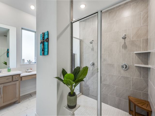 306 Hidden Creek Parkway, Van Alstyne, TX 75495