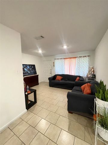 4118 Ebbtide Drive, Houston, TX 77045