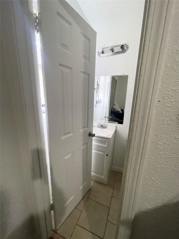 4118 Ebbtide Drive, Houston, TX 77045