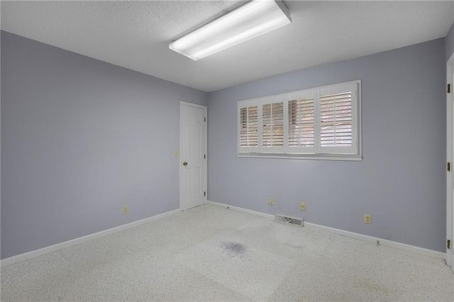 127 Windsor Drive, Calhoun, GA 30701