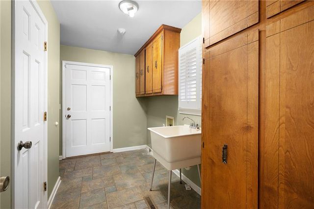127 Windsor Drive, Calhoun, GA 30701