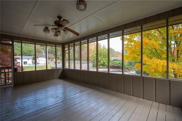 127 Windsor Drive, Calhoun, GA 30701