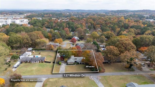 127 Windsor Drive, Calhoun, GA 30701