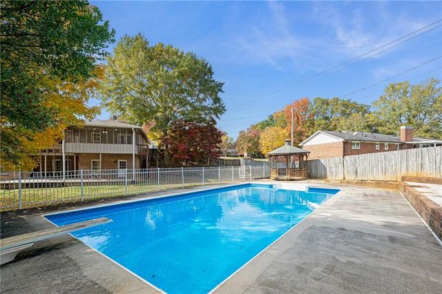 127 Windsor Drive, Calhoun, GA 30701