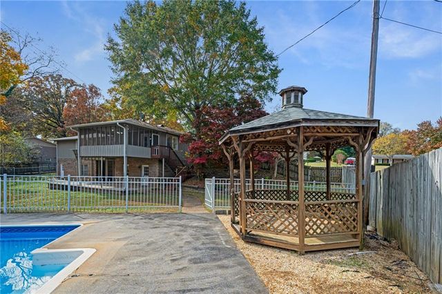 127 Windsor Drive, Calhoun, GA 30701