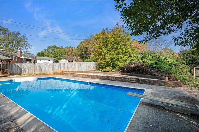 127 Windsor Drive, Calhoun, GA 30701