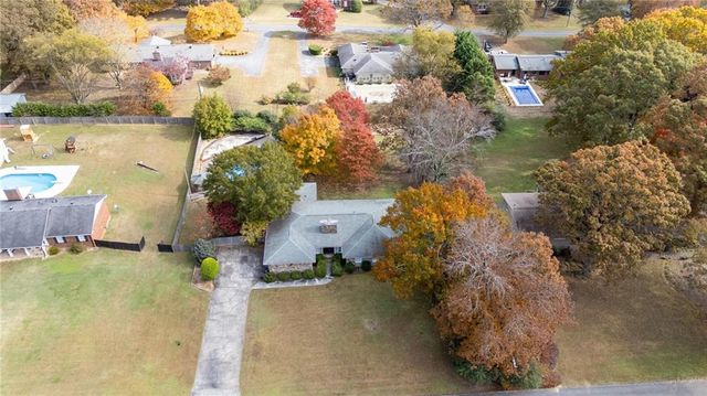 127 Windsor Drive, Calhoun, GA 30701