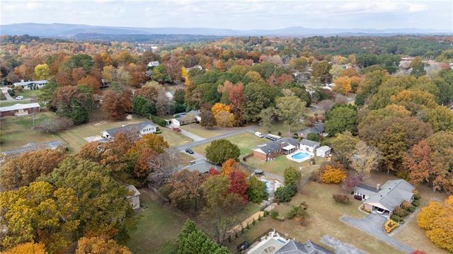 127 Windsor Drive, Calhoun, GA 30701