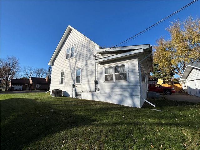 1820 Main Street, Bloomer, WI 54724