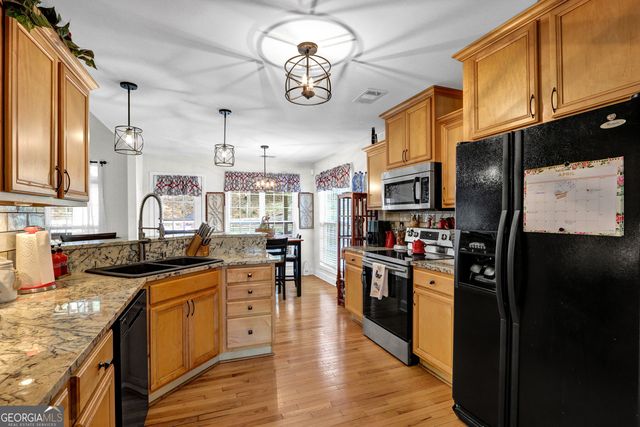 9020 Farm Shaw Drive, Gainesville, GA 30506