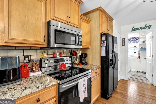 9020 Farm Shaw Drive, Gainesville, GA 30506