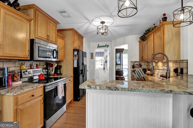 9020 Farm Shaw Drive, Gainesville, GA 30506