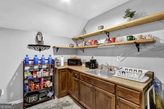 9020 Farm Shaw Drive, Gainesville, GA 30506