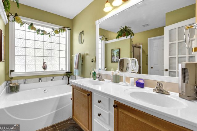 9020 Farm Shaw Drive, Gainesville, GA 30506