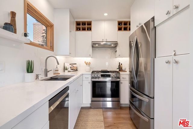 2211 Ashland Avenue, Santa Monica, CA 90405