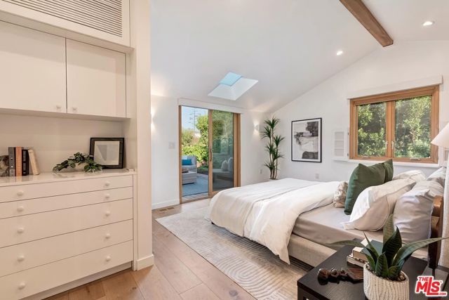 2211 Ashland Avenue, Santa Monica, CA 90405