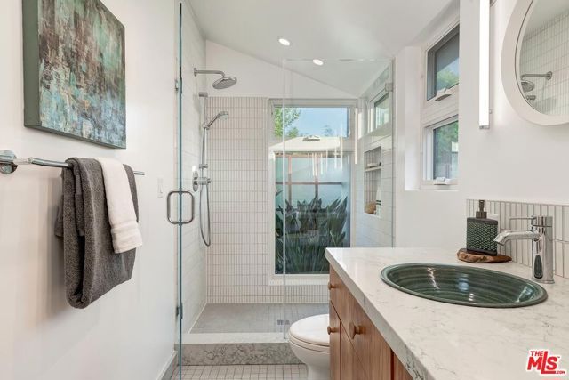 2211 Ashland Avenue, Santa Monica, CA 90405