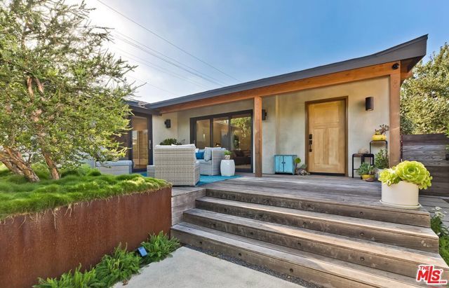2211 Ashland Avenue, Santa Monica, CA 90405