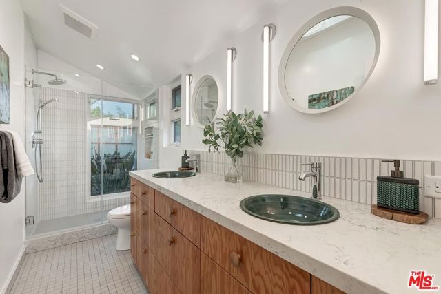 2211 Ashland Avenue, Santa Monica, CA 90405