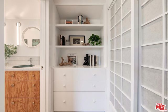 2211 Ashland Avenue, Santa Monica, CA 90405