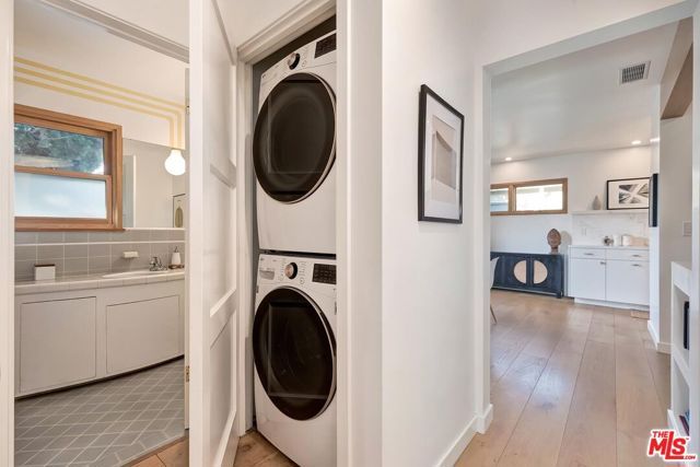 2211 Ashland Avenue, Santa Monica, CA 90405