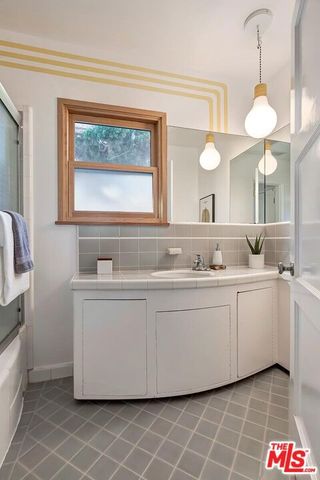 2211 Ashland Avenue, Santa Monica, CA 90405