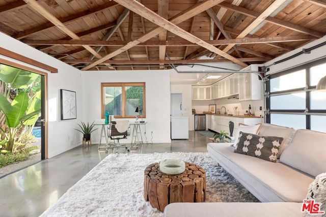 2211 Ashland Avenue, Santa Monica, CA 90405