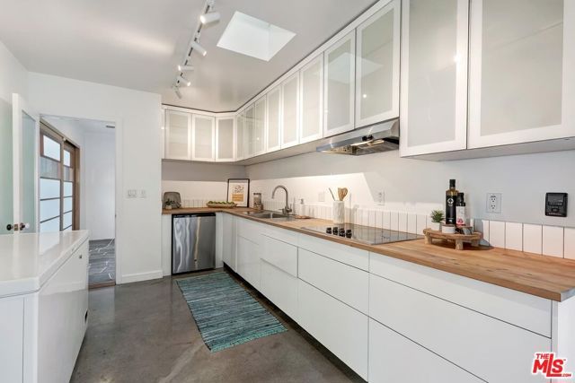 2211 Ashland Avenue, Santa Monica, CA 90405
