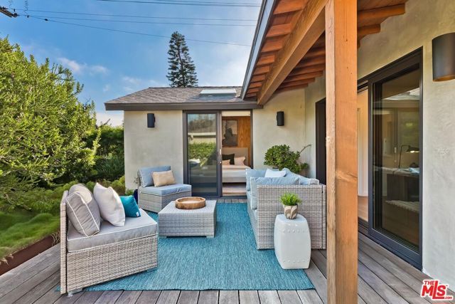 2211 Ashland Avenue, Santa Monica, CA 90405