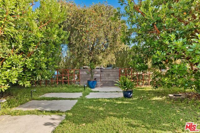 2211 Ashland Avenue, Santa Monica, CA 90405