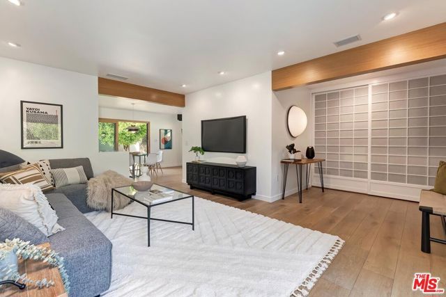 2211 Ashland Avenue, Santa Monica, CA 90405