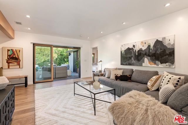 2211 Ashland Avenue, Santa Monica, CA 90405