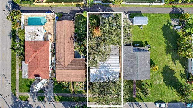 1323 Lincoln Street, Hollywood, FL 33019