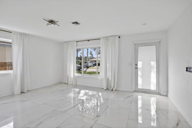 1323 Lincoln Street, Hollywood, FL 33019