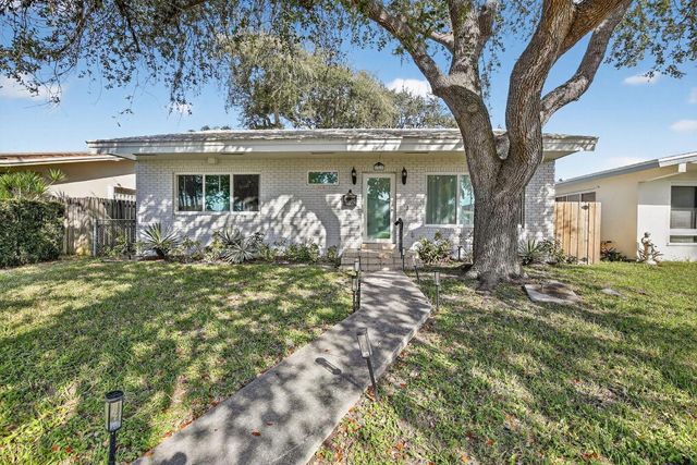 1323 Lincoln Street, Hollywood, FL 33019